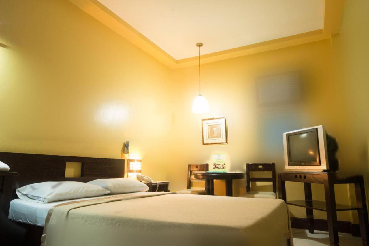 Vista Hotel Recto Manila Eksteriør billede